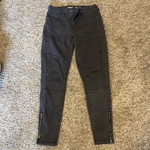 Mossimo Denim High Rise Jegging Size 2/26
